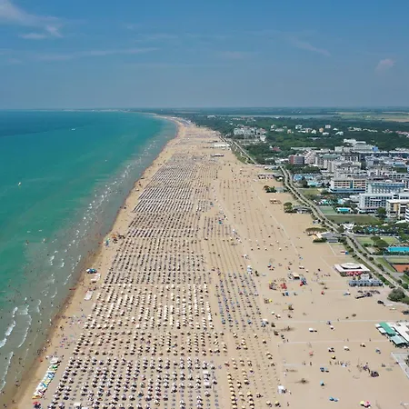 Beautiful In A Seafront Building Appartamento Bibione