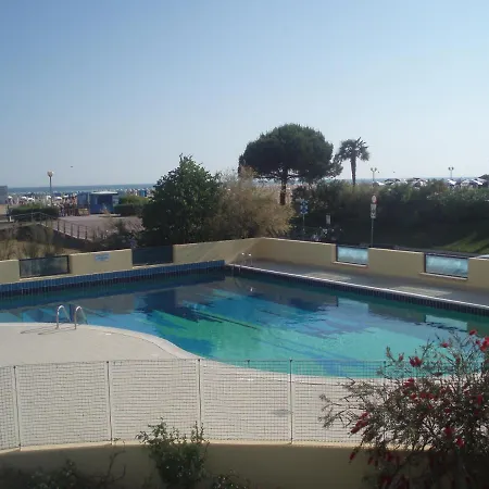 Beautiful In A Seafront Building Appartement